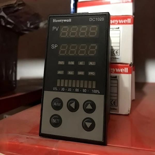 American Honeywell Temperature Controller